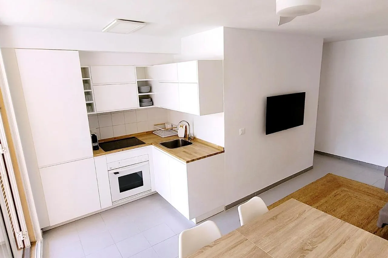 Precioso Apartamento Reformado En 1Ra Linea De Mar Sin Vistas Калелья-де-Палафружель Испания
